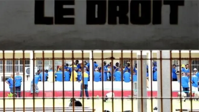 Les autorités avaient estimé à 50 le nombre de prisonniers qui se sont échappés.