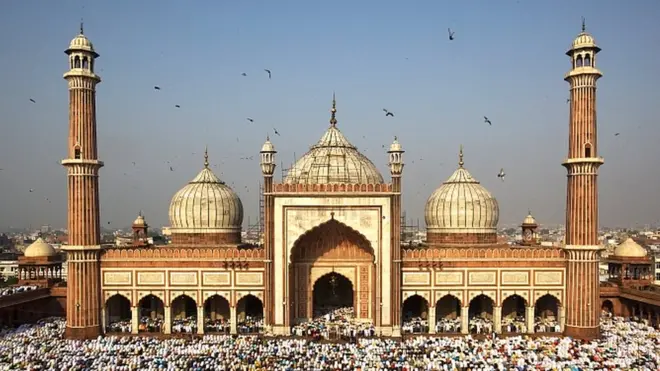 دلی کی جامع مسجد میں عید کی نماز کا ایک جدید منظر (فائل فوٹو)
