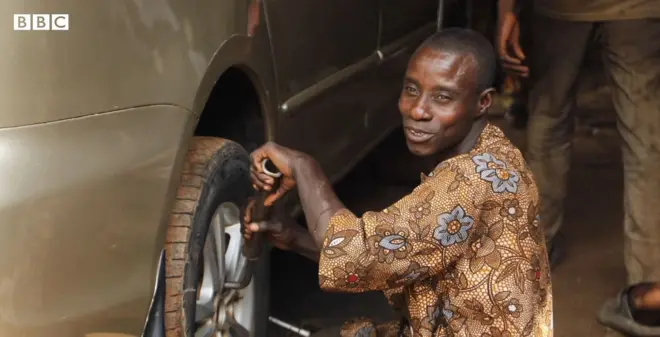 Aworan oniṣẹ ọwọ