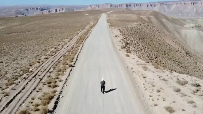 飽受戰亂的阿富汗 一位西方旅客卻大膽獨自旅行