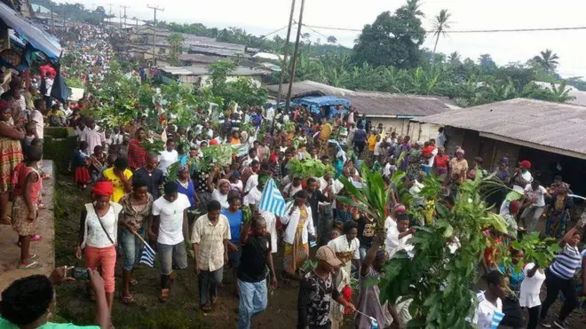 Anglophone Cameroon pipo dey protest, dem wan dia own kontri