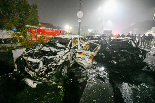 দশই নভেম্বর দিল্লির লাল কেল্লার কাছে বিস্ফোরণের পর তোলা ছবি। 