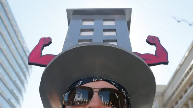 Противники сноса пятиэтажек в выходные организовали в Москве многотысячный митинг