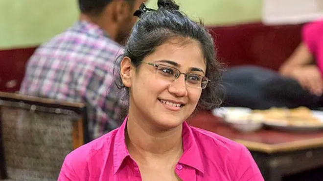 हिंदी सिखाने वाली लड़की