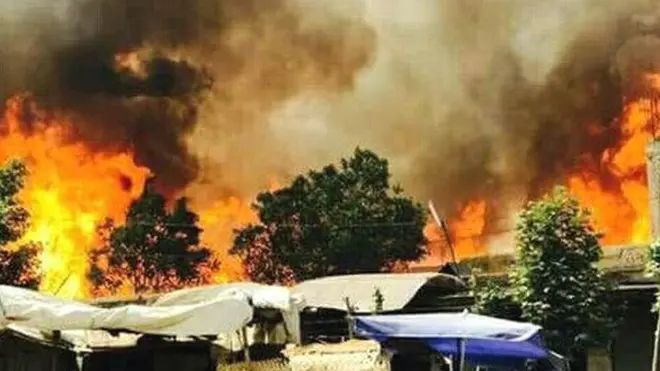 آتش‌سوزی ظاهرا در نتیجه انفجار یک بالون گاز آغاز شد