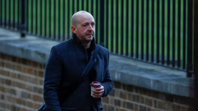 سيبقى لي كاين في منصبه (مدير الاتصالات في 10 داونينغ ستريت) حتى نهاية العام الحالي