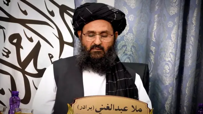 ملا برادر د افغان دولت پر ځینو مشرانو تور لګولی چې د سولې پر وړاندې منفي تبلیغات کوي.