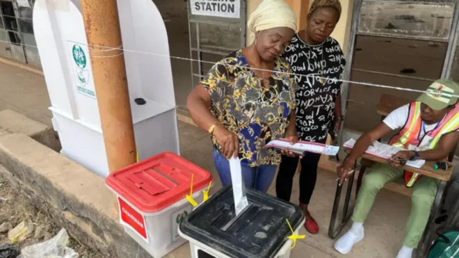 Arabinrin kan n dibo niluu Abuja