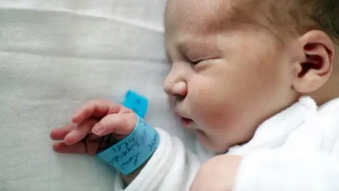 መብዛሕትና ዓቢና ትርጉምን ጽልዋን ሽምና ክሳዕ እንፈልጥ ምስ ተወለድና ዝወጽኣልና ሽም ሒዝና ኢና ንቕጽል