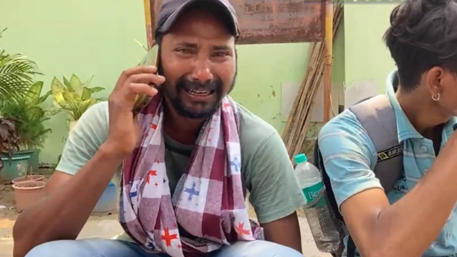 মোবাইল ফোনে মায়ের লাশ পাওয়ার খবরে হাউমাউ করে কাঁদছিলেন সূর্যকান্তের ভাই।