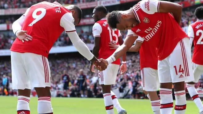 Aubameyang celebrates