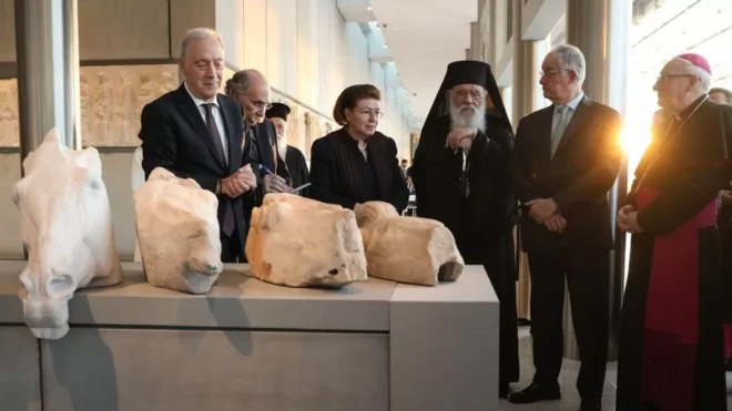 مراسم بازگرداندن مجسمهها با حضور مقامات