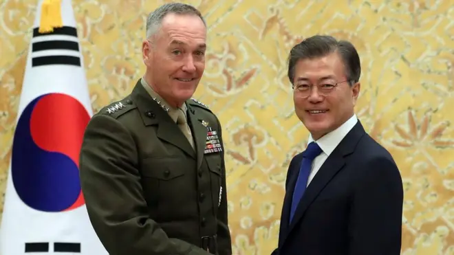 ABD Genelkurmay Başkanı Joseph Dunford ve Güney Kore Cumhurbaşkanı Moon Jae-in