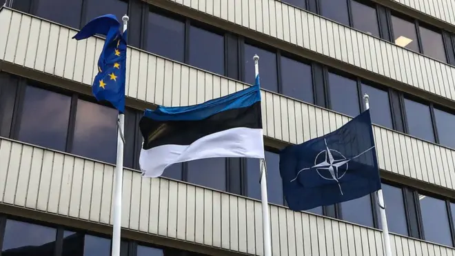 флаги латвии нато и ес