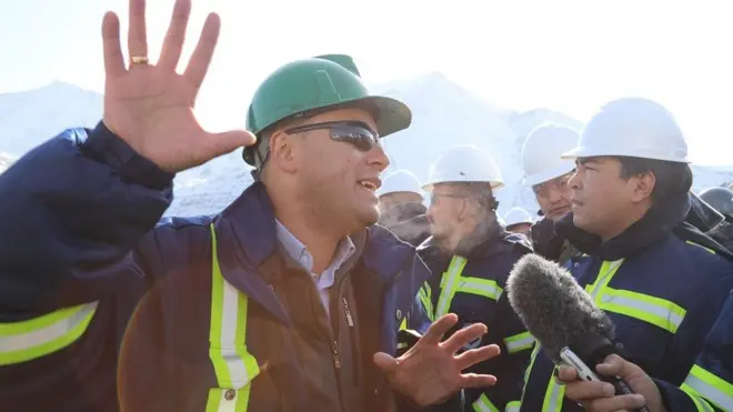 Кыргыз өкмөтү Кумтөр кени боюнча жаңы келишим каралып жатканын айтканына төрт айга таяп барат