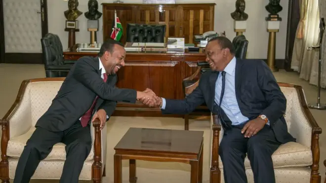 ቐዳማይ ሚኒስትር ኢትዯጵያ ዶክተር ኣብዪ ኣሕመድ (ጸጋም) ፕረዚደንት ኬኒያ ኡሁሩ ኬኒያታ (የማን)