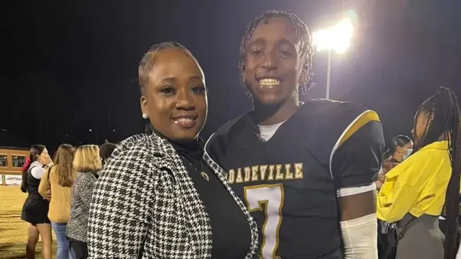 قتل فيل دودل جراء إطلاق نار في حفل عيد ميلاد في ألاباما وأصيبت شقيقته ووالدته بجروح