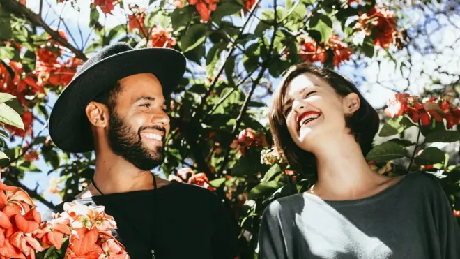 Схожість між двома людьми - це те, що вони створюють або відкривають разом прямо зараз