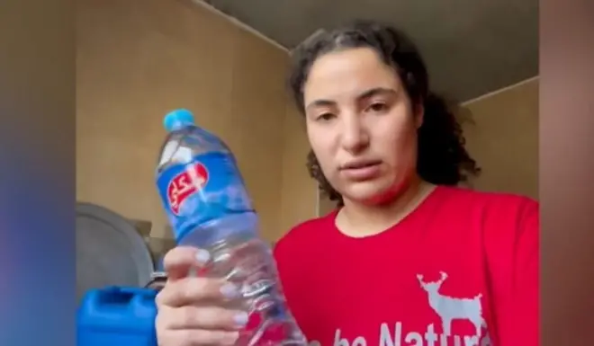 영화제작작인 그는 최근 인스타에 현재 가자 지구의 상황을 기록해 올리고 있다.