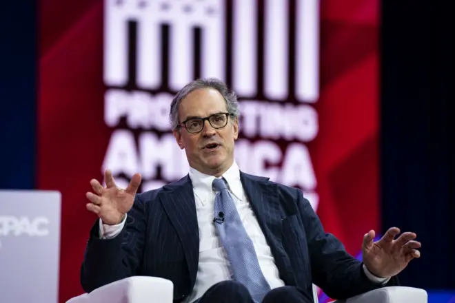 مایکل آنتون در دولت قبلی ترامپ در تیم سیاستگذاری داخلی ترامپ بوده است