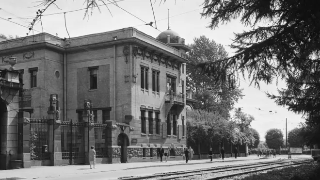 Представители большевистского крыла РСДРП заселились в дом балерины после ее бегства на фоне угроз