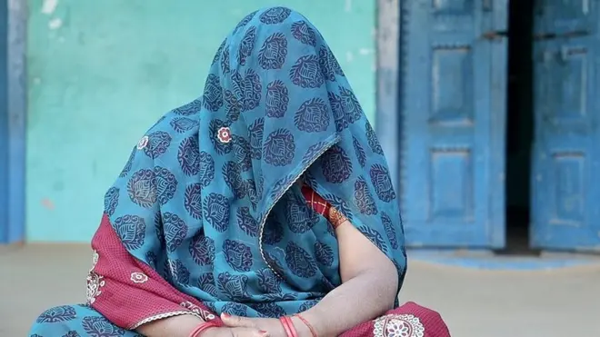 युवती की मां