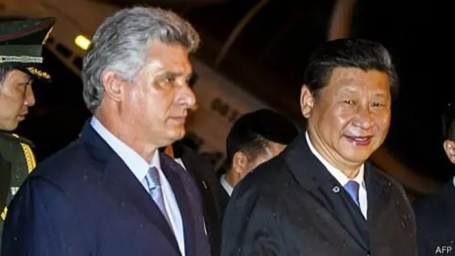 古巴副主席迪亚斯—卡内尔在哈瓦那国际机场迎接到访的中国国家主席习近平（21/7/2014）