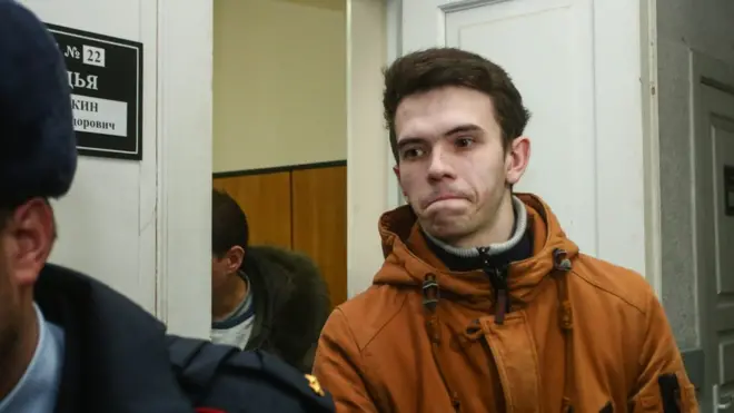 СКР по Санкт-Петербургу полагает, что под псевдонимом Филипп Лис скрывался Филипп Будейкин, который был арестован по этому делу