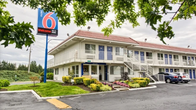 La empresa que gestiona los hoteles de Motel 6 anunció que está colaborando con la investigación de la fiscalía de Washington. (Foto: Motel 6)