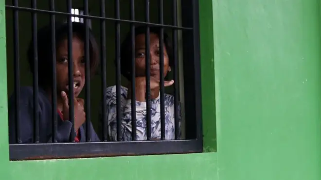 Pasien penderita gangguan jiwa menjalani perawatan di tempat rehabilitasi Griya Cinta Kasih, Desa Sumbermulyo, Kecamatan Jogoroto, Jombang, Jawa Timur, Selasa (19/03)
