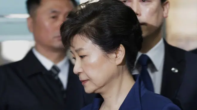 韩国前总统朴瑾惠被提起公诉，涉嫌贪腐和滥用职权等罪名。