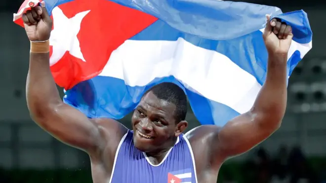 López derrotó 6-0 al turco Riza Kayaalp.