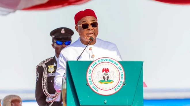 Gọvanọ Hope Uzodimma emeela onwe ya kọmashọna na-ahụ maka ala