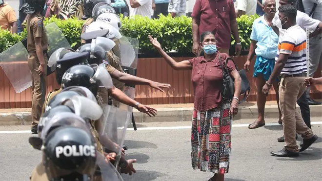 เกิดการทะกันระหว่างผู้ชุมนุมในศรีลังกา