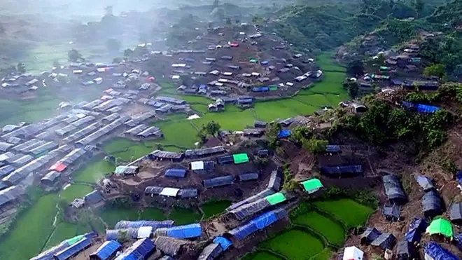 صور لمخيمات مكتظة للروهينجا بكاميرا طائرة بدون طيار