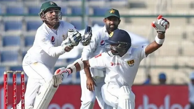 پہلے دن کے اختتام تک دونوں ٹیموں کا پلڑا برابری پر رہا