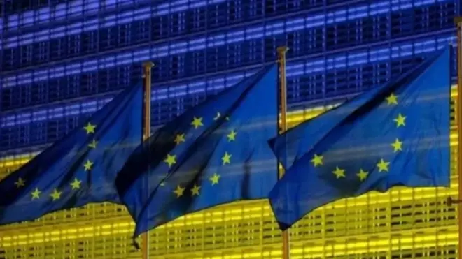 دارایی احتمالی افراد و نهادهای تحریم شده در کشورهای عضو اتحادیه اروپا توقیف خواهد شد و ورود افراد این فهرست به کشورهای عضو ممنوع خواهد بود.