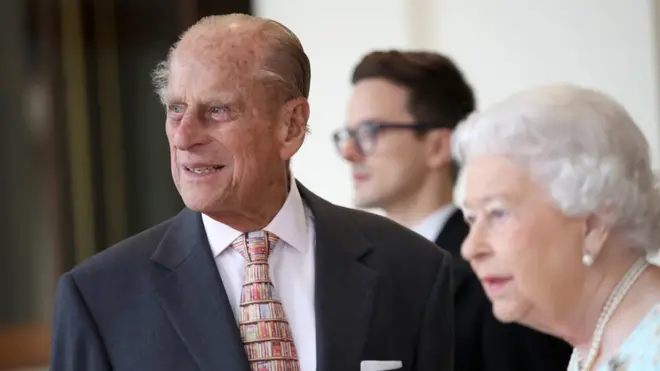 เจ้าชายฟิลิป ดยุคแห่งเอดินบะระ พระราชสวามีในสมเด็จพระราชินีนาถเอลิซาเบธที่สองแห่งสหราชอาณาจักร