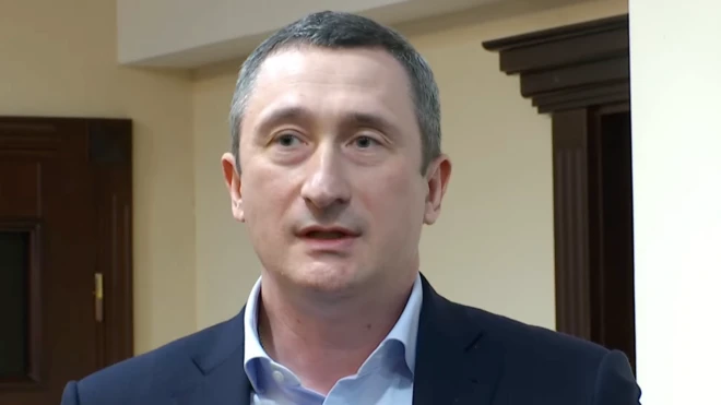 Олексій Чернишов перед початком засідання з обрання йому запобіжного заходу 17 листопада 2025 року