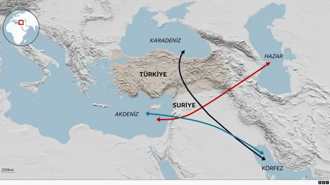 Dört denizin yerlerini, Suriye'yi ve Türkiye'yi gösteren bir harita