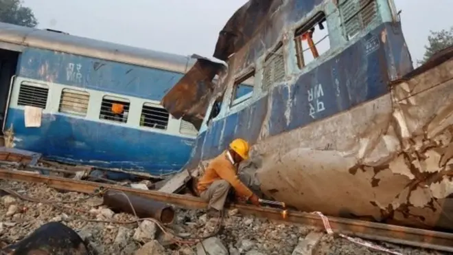 اس سے قبل گذشتہ ماہ ہونے والے ریل حادثے میں 100 سے زیادہ افراد ہلاک ہوئے تھے
