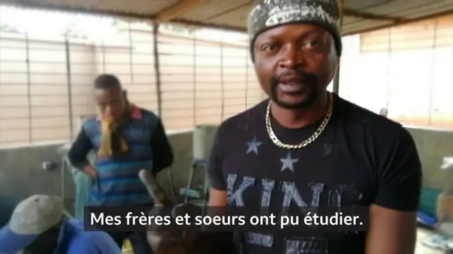 Kisimba transforme une roche en oeuvres d'art