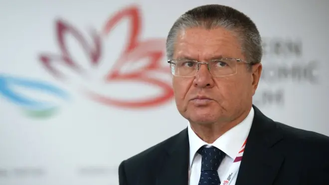 Источники российских СМИ сообщили, что на допросе Улюкаев отказался признавать вину