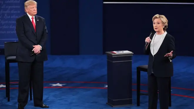 Клинтон припомнила Трампу, что после скандала с видео его начали покидать сторонники-республиканцы