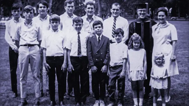 La familia entera celebrando el doctoradoroleta da sorteDon en 1969.