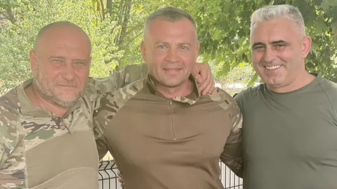 Сергій Ільницький (по центру) був першим заступником командувача Української добровольчої армії Дмитра Яроша (зліва)