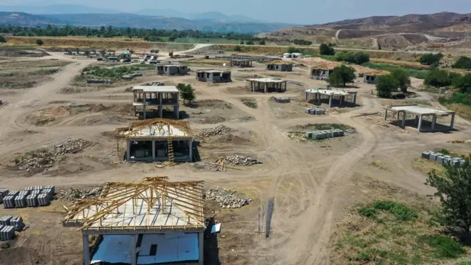 Строительство Агалы