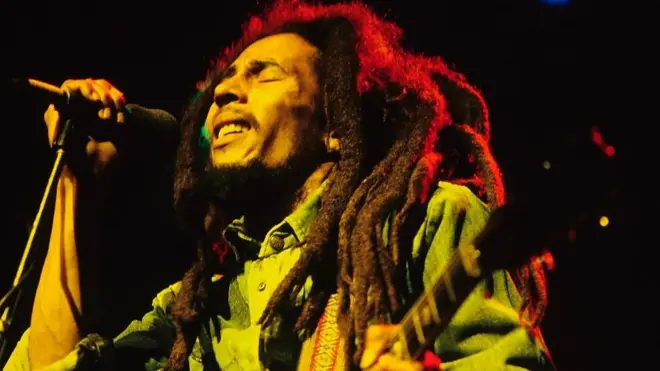 Religija koja je oblikovala Marlijevu frizuru