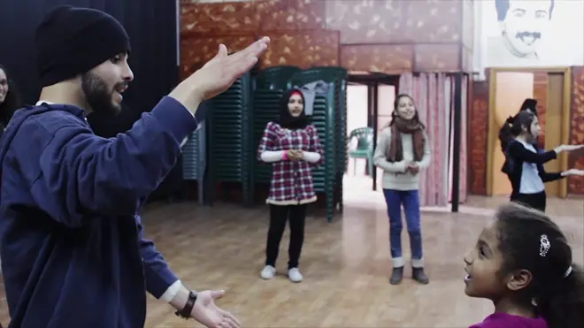 ثم قالوا: أنت لاجئ