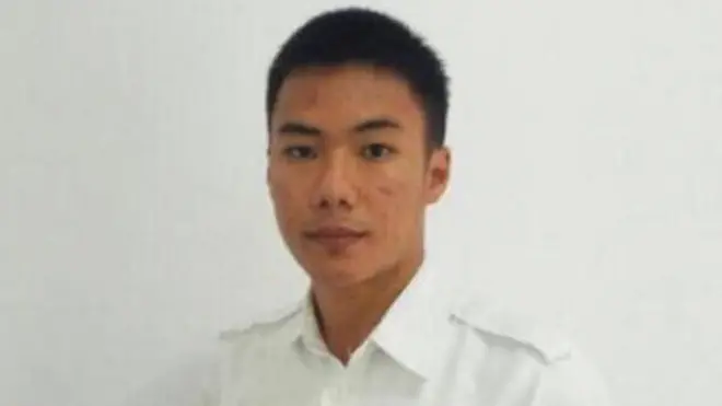 Anthonius Gunawan Agung se quedó en la torre de control hasta asegurarse de que el avión que estaba monitoreando despegara.